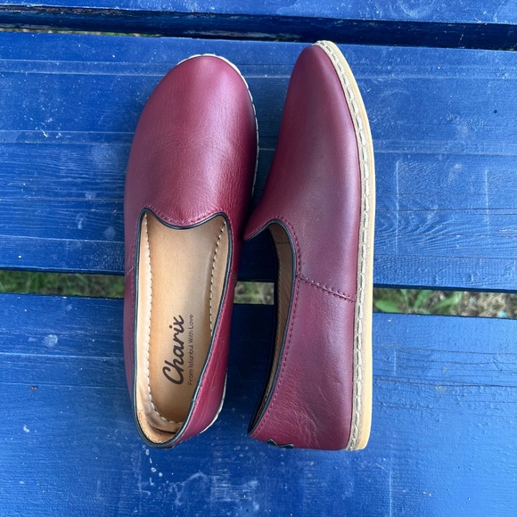 Charix Burgundy Women's Loafers - Picture 13 of 16